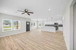 8203 Gladstone St, Houston, TX 77051 - Photo 17