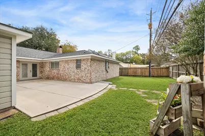2310 Walnut Bend Lane, Houston, TX 77042 - Photo 27