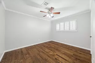 2310 Walnut Bend Ln, Houston, TX 77042 - Photo 23