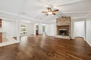 2310 Walnut Bend Ln, Houston, TX 77042 - Photo 7