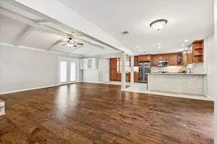 2310 Walnut Bend Ln, Houston, TX 77042 - Photo 15