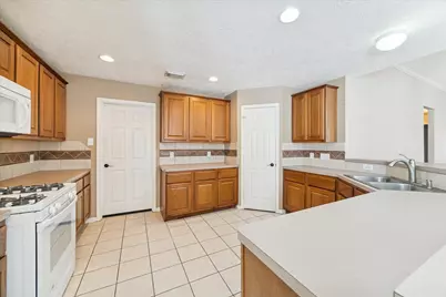 513 Brad Court, Webster, TX 77598 - Photo 11