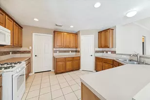 513 Brad Ct, Webster, TX 77598 - Photo 11