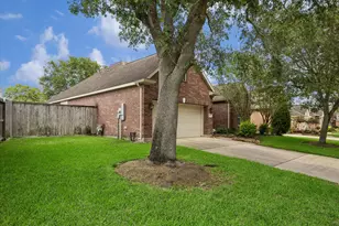 1619 S Lago Vista Dr, Pearland, TX 77581 - Photo 3