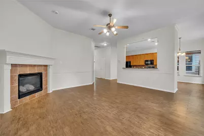 2614 Shady Acres Court, Houston, TX 77008 - Photo 9