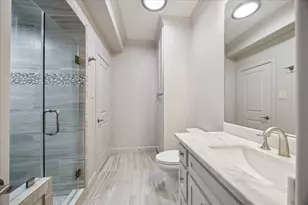 1717 Creek Dr, Houston, TX 77055 - Photo 27