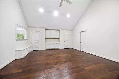 1717 Creek Drive, Houston, TX 77055 - Photo 9