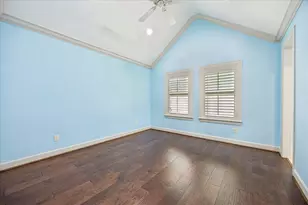 1717 Creek Dr, Houston, TX 77055 - Photo 33