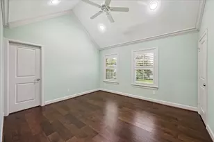 1717 Creek Dr, Houston, TX 77055 - Photo 31