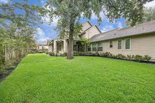 1717 Creek Dr, Houston, TX 77055 - Photo 45