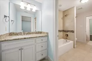 1717 Creek Dr, Houston, TX 77055 - Photo 31