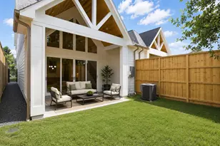 611 E 25th St, Houston, TX 77008 - Photo 3