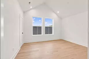 611 E 25th St, Houston, TX 77008 - Photo 29