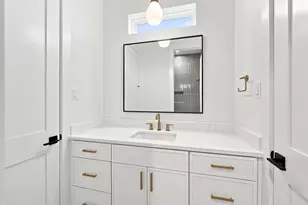 611 E 25th St, Houston, TX 77008 - Photo 27