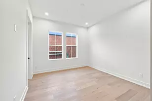 611 E 25th St, Houston, TX 77008 - Photo 27