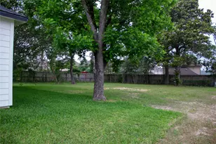 106 Runnels St, Willis, TX 77378 - Photo 37