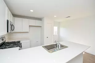 1542 San Sebastien Dr, Conroe, TX 77301 - Photo 15
