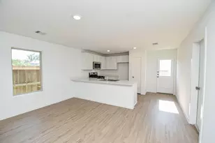 1542 San Sebastien Dr, Conroe, TX 77301 - Photo 13