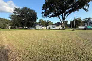 2213 Matthews St, Bay City, TX 77414 - Photo 3