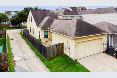 4918 Vista Village Lane, Houston, TX 77092 - Photo 33