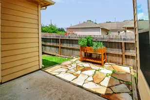 4918 Vista Village Ln, Houston, TX 77092 - Photo 23