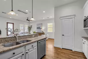 1122 W 18th St, Houston, TX 77008 - Photo 17