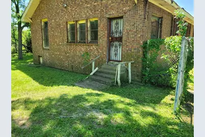 707 W Houston Street, Clarksville, TX 75426 - Photo 3