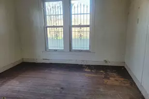 707 W Houston St, Clarksville, TX 75426 - Photo 11