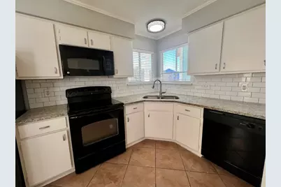 18617 Egret Bay Boulevard #1001, Webster, TX 77058 - Photo 5