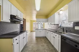 11347 Angelique Dr, Houston, TX 77065 - Photo 11