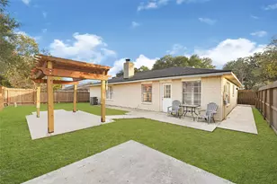 7610 Smiling Wood Ln, Houston, TX 77086 - Photo 25