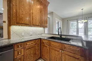 310 Rustic Ln, Friendswood, TX 77546 - Photo 9