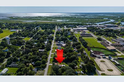 805 Trinity Street, Anahuac, TX 77514 - Photo 27