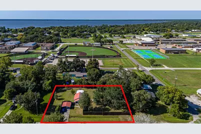 805 Trinity Street, Anahuac, TX 77514 - Photo 25
