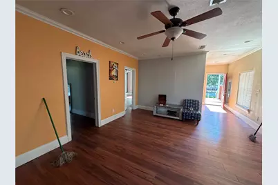 880 Prairie Street, Beaumont, TX 77701 - Photo 3
