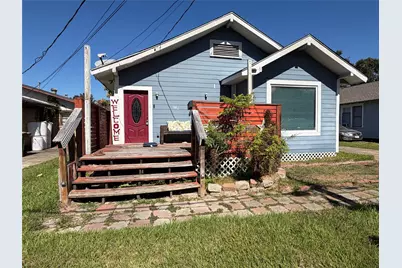 880 Prairie Street, Beaumont, TX 77701 - Photo 1