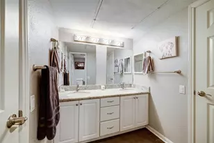 1860 White Oak Dr, Houston, TX 77009 - Photo 7