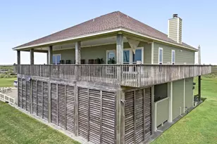 907 Thompson Dr, Gilchrist, TX 77617 - Photo 3