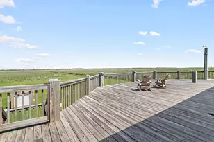 907 Thompson Dr, Gilchrist, TX 77617 - Photo 37