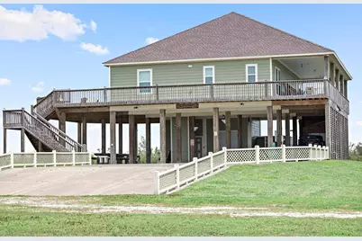 907 Thompson Drive, Gilchrist, TX 77617 - Photo 1