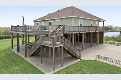 907 Thompson Drive, Gilchrist, TX 77617 - Photo 13