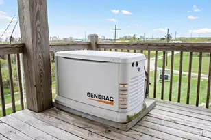 907 Thompson Dr, Gilchrist, TX 77617 - Photo 31