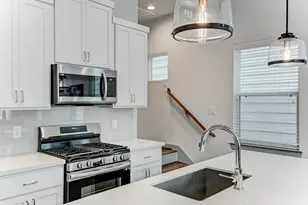 737 N Emile St, Houston, TX 77020 - Photo 19