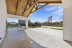 7609 Inwood Hls Ln, Houston, TX 77088 - Photo 37