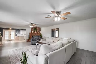 620 Bowie St, Liberty, TX 77575 - Photo 15