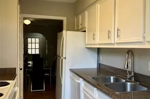 8299 Kingsbrook Rd, Houston, TX 77024 - Photo 3