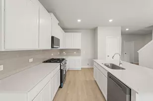 25435 Blossom Ct, Montgomery, TX 77316 - Photo 9