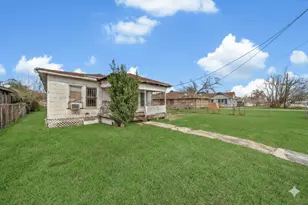 878 Granville Dr, Houston, TX 77091 - Photo 3