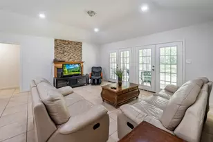 635 Chapel Hill Dr, Conroe, TX 77302 - Photo 5