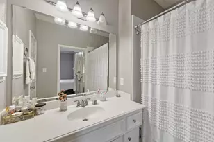 1245 W 17th St, Houston, TX 77008 - Photo 11